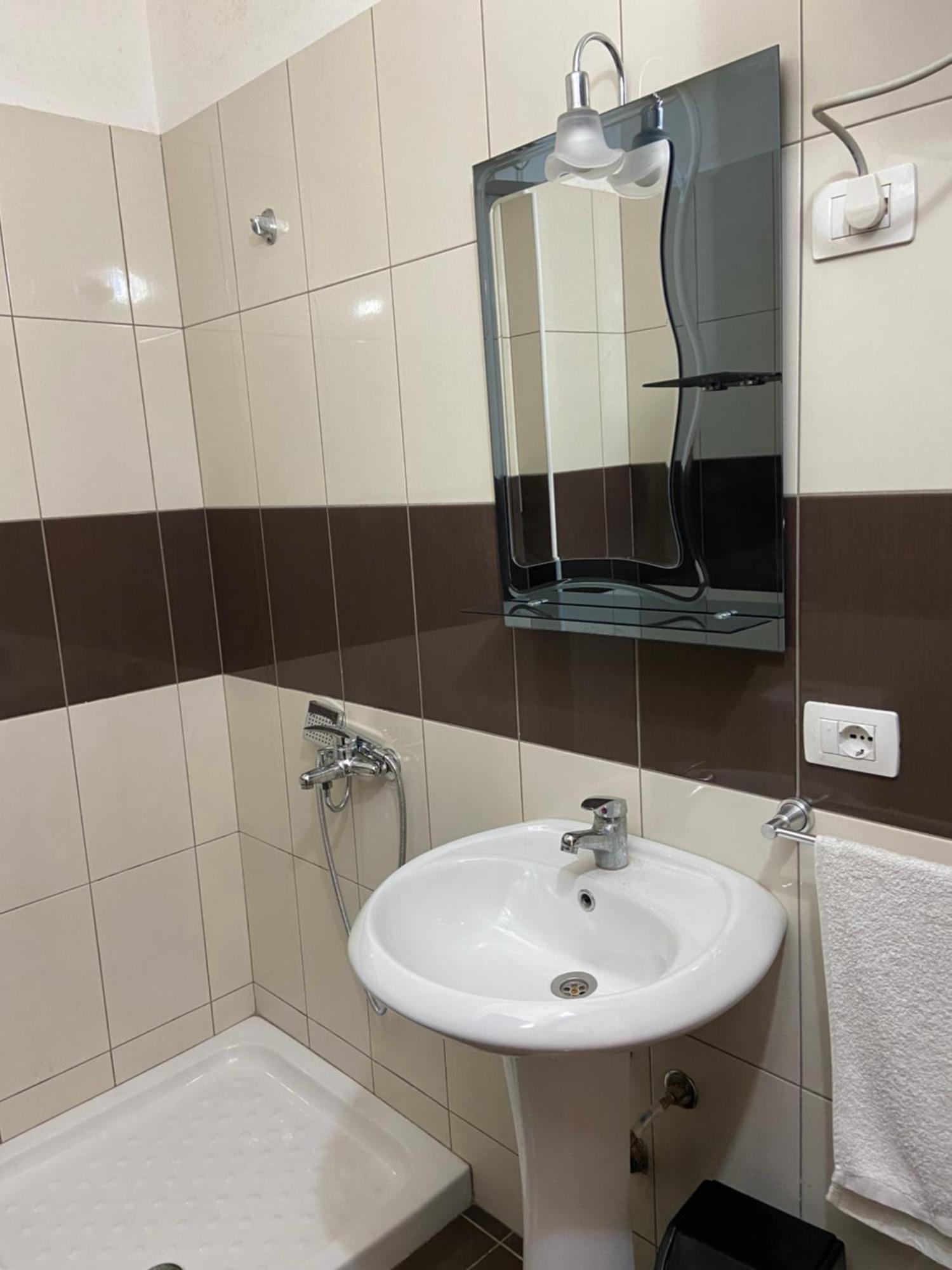 Ari Apartaments Wlora Zewnętrze zdjęcie