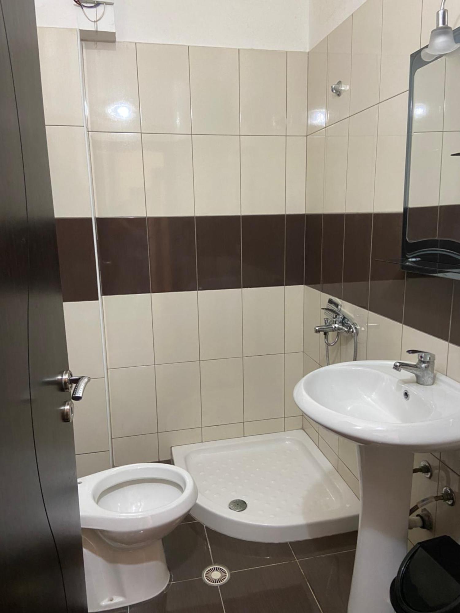Ari Apartaments Wlora Zewnętrze zdjęcie